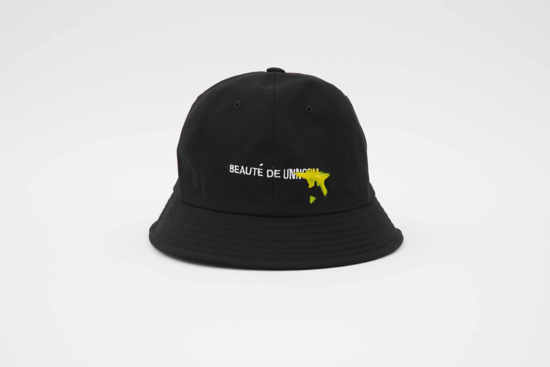 [UNNORM]  Black Bucket hat (Yellow graffiti)
